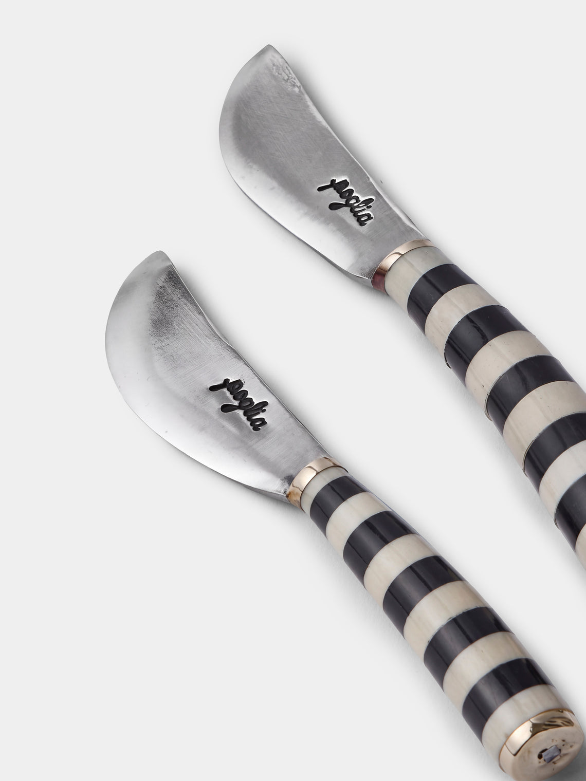 Poglia - | Set of 2 | Horn and Bone Butter Spreaders - Black - ABASK