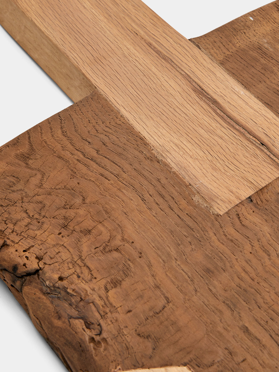 Art Brugi - Hand-Carved Chestnut Serving Board - Brown - ABASK