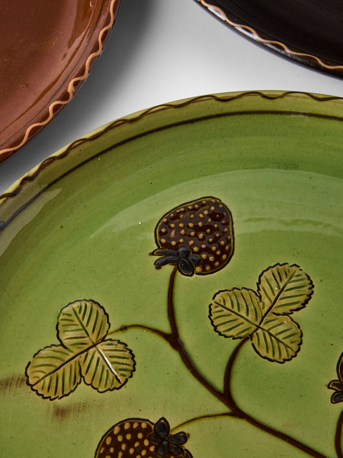Poterie d’Évires - Fruits Hand-Painted Ceramic Dinner Plates – 9.5in/24cm (Set of 3) - Brown - ABASK