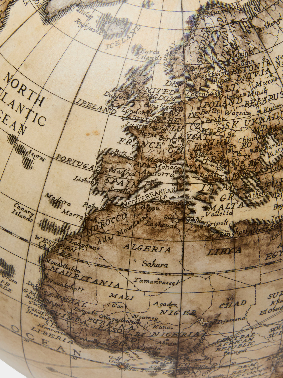 Leonardo Frigo - The Mocenigo Hand-Printed Globe on Oak Base (8in/20cm) - Brown - ABASK