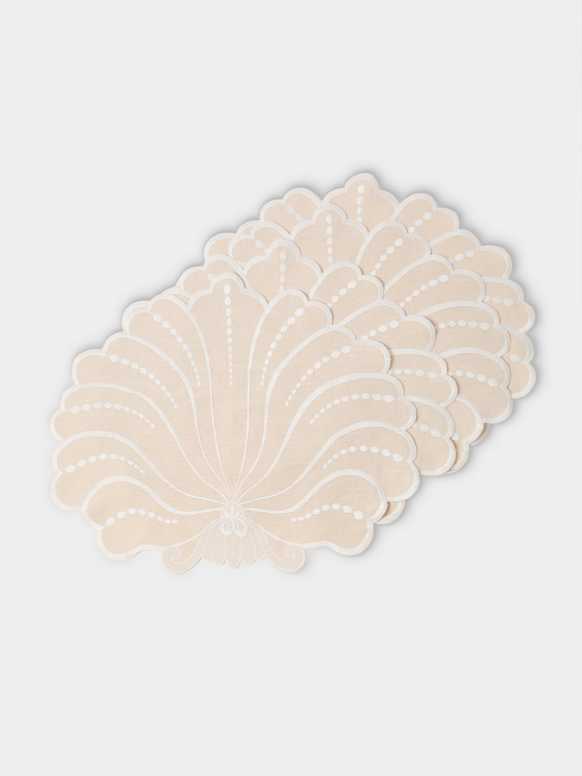 Borgo delle Tovaglie - Venere Embroidered Linen Placemats (Set of 4) - Beige - ABASK
