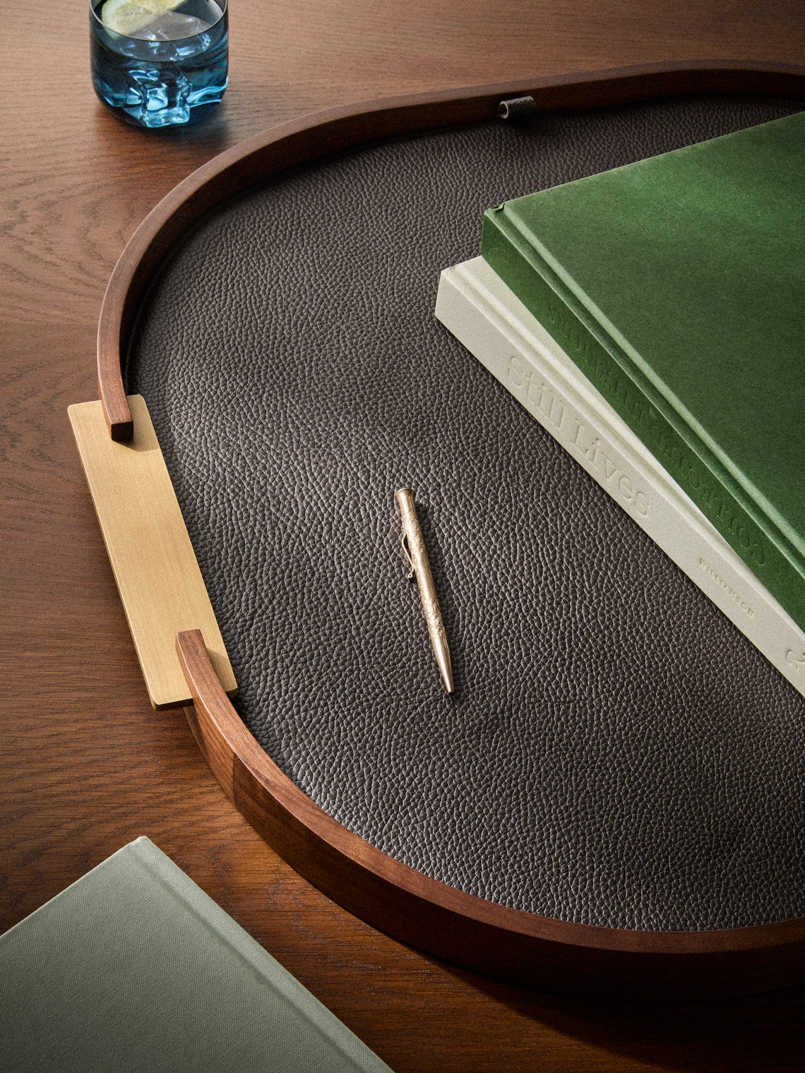 Riviere - Dama Walnut and Leather Round Tray (25in/64cm) - Brown - ABASK