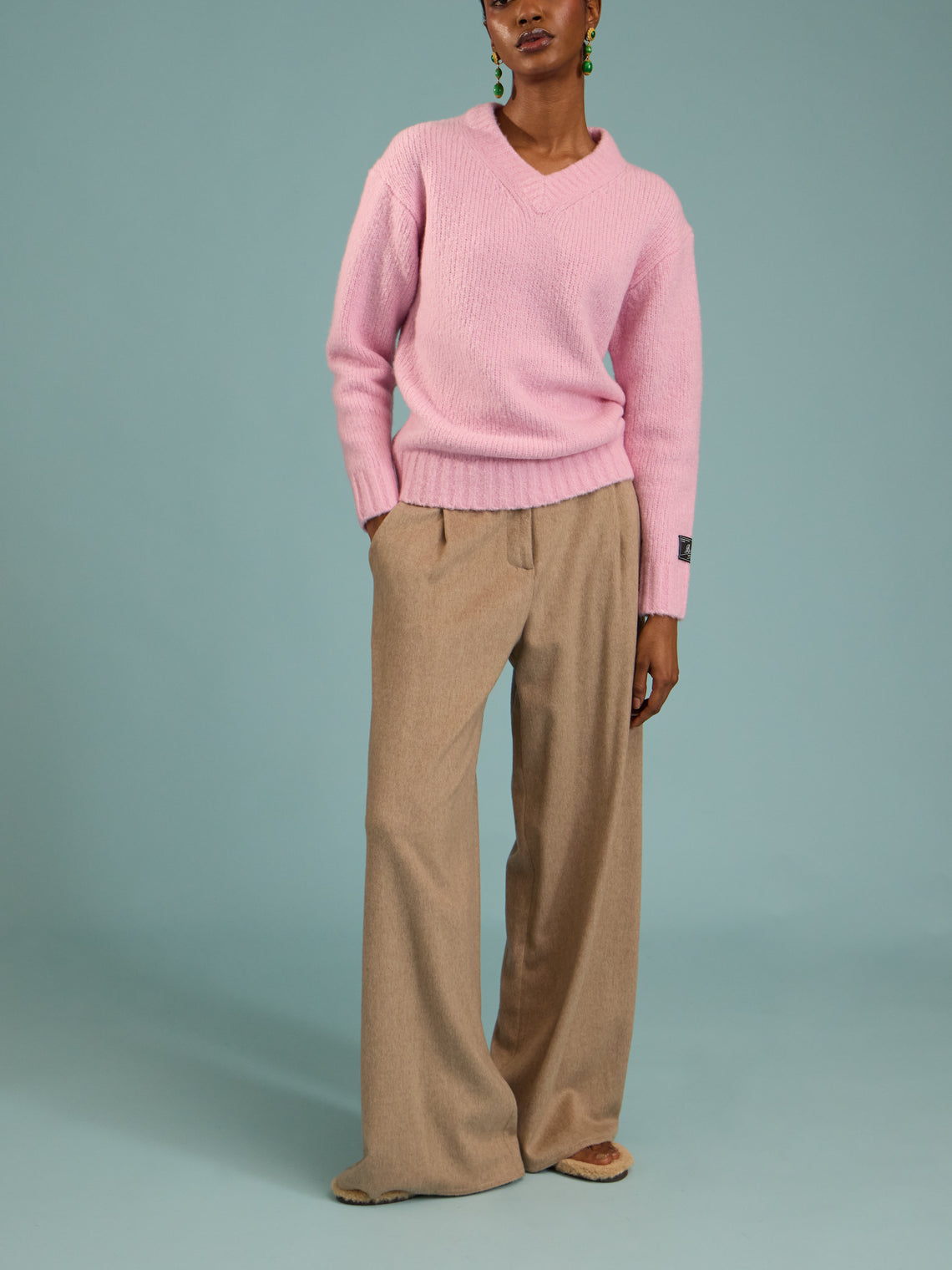 B.B. Wallace - Simpson Cashmere V-Neck Sweater | Size: S - Pink - ABASK