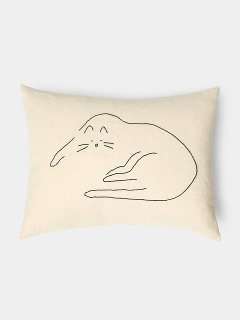 Oeuvres Sensibles - Cat Hand-Embroidered Cotton and Hemp Linen Cushion (15.5in/40cm) - Cream - ABASK - 