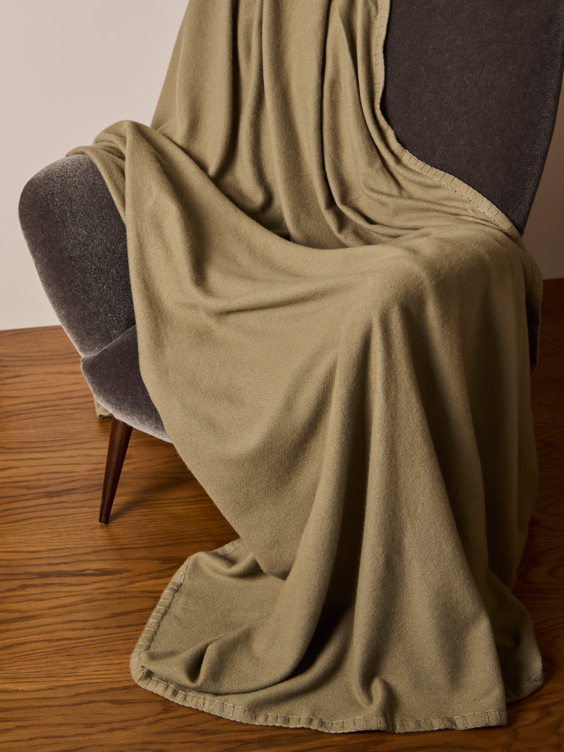 Denis Colomb - Stitched-Edge Cashmere King-Size Blanket (110in/2.8m) - Green - ABASK