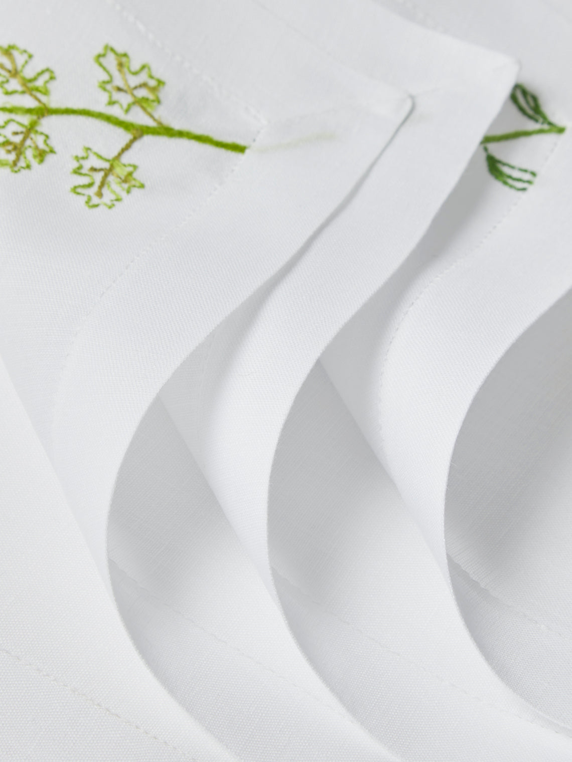 Taf Firenze - | Set of 8 | Floral Hand-Embroidered Linen Napkins - White - ABASK