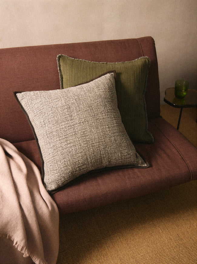 de Le Cuona - Tribal Linen and Wool Cushion (23.5in/60cm) - Gray - ABASK