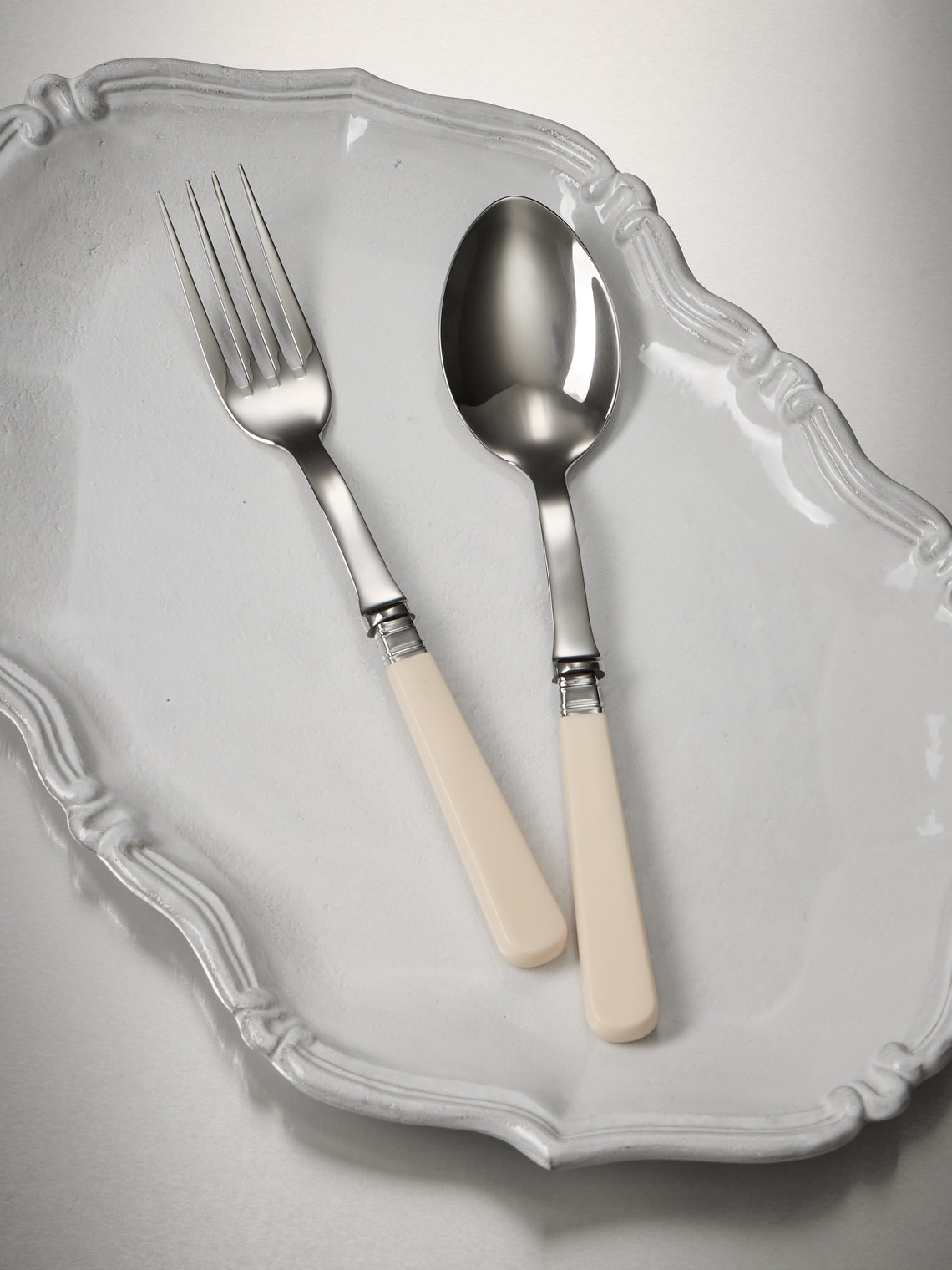 Alain Saint-Joanis - | Set of 2 | Joyau Resin Servers - Cream - ABASK
