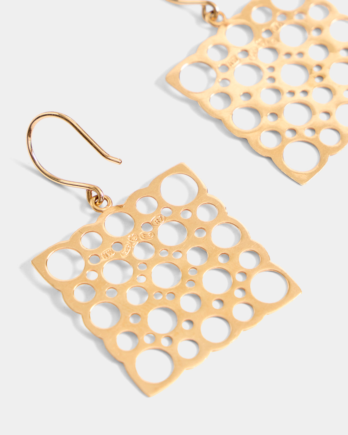 Mahnaz Collection - Women's Vintage 1970 Liisa Vitali for Nestor Westerback Pitsi 14-Karat Gold Earrings - Gold - ABASK