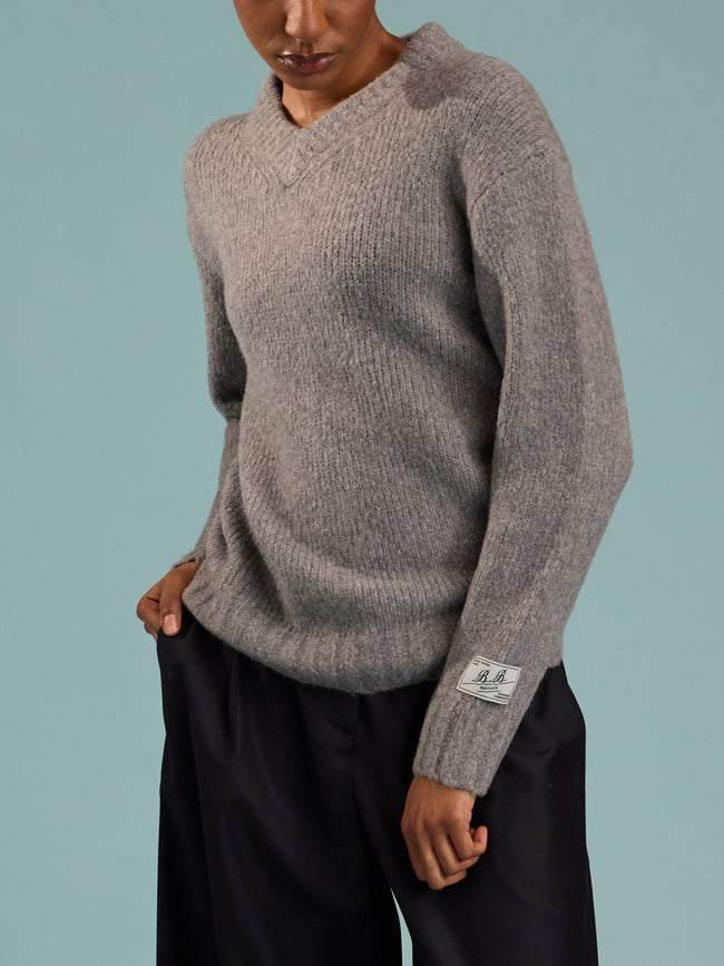 B.B. Wallace - Simpson Cashmere V-Neck Sweater | Size: S - Gray - ABASK