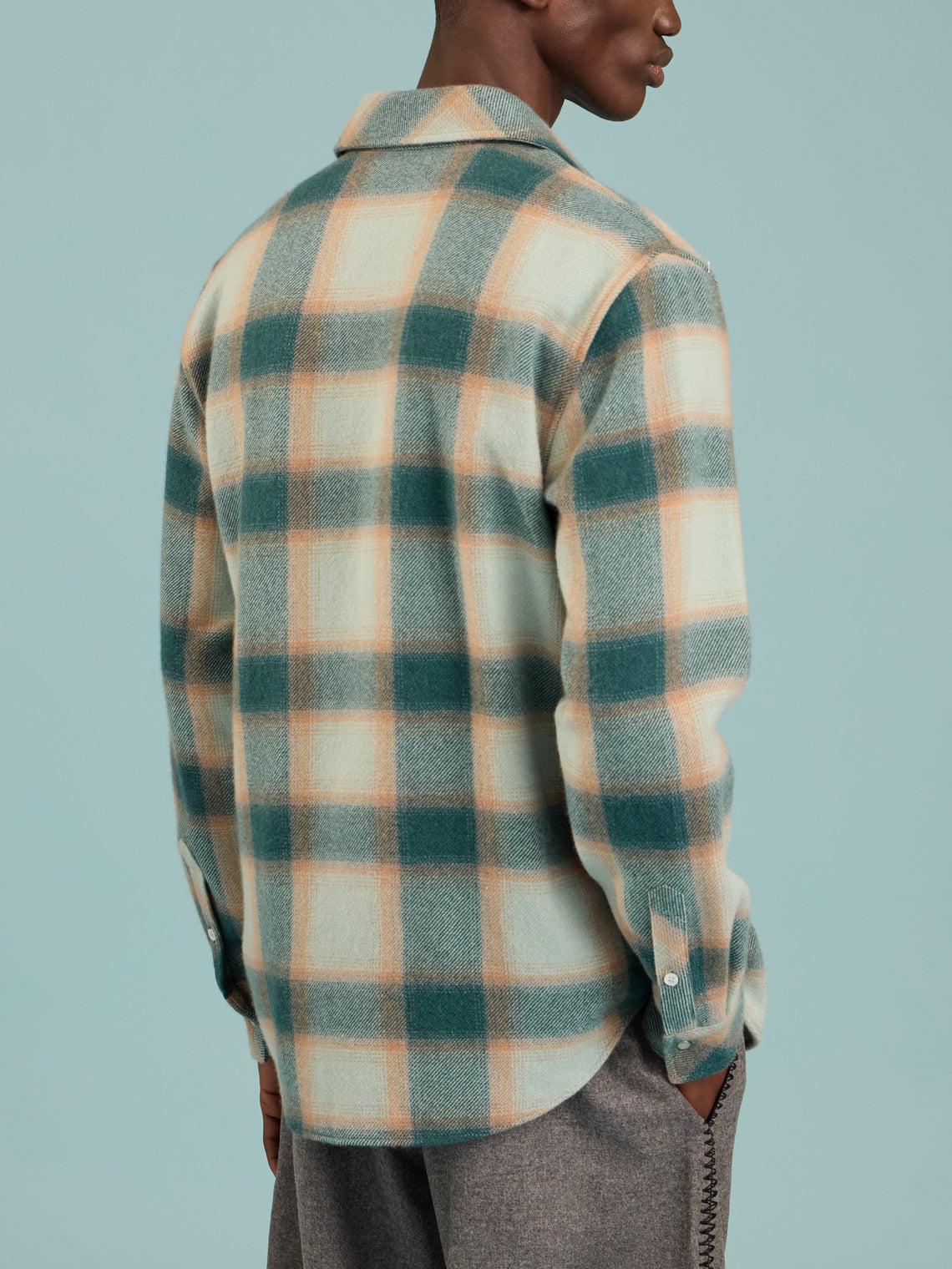 God's True Cashmere - Avocado Shadow Plaid Cashmere Shirt | Size: M - Green - ABASK