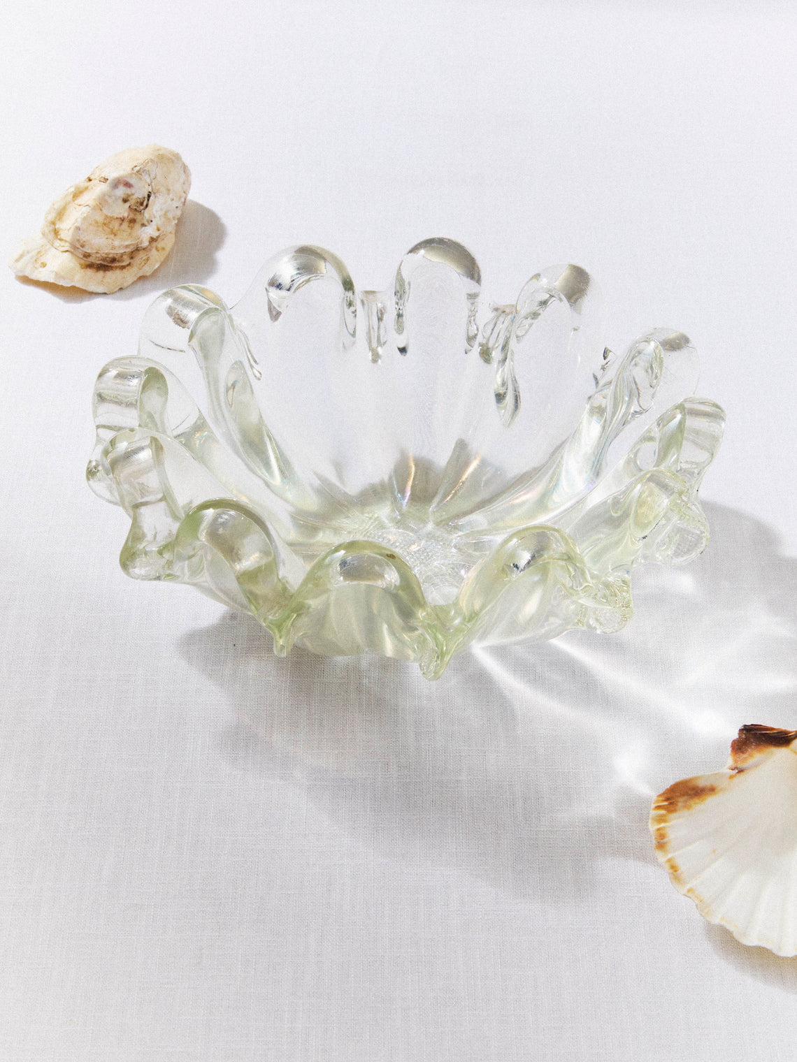 Antique and Vintage - Antique and Vintage 1940 Ercole Barovier Pearlescent Glass Shell Bowl - Clear - ABASK