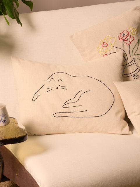 Oeuvres Sensibles - Cat Hand-Embroidered Cotton and Hemp Cushion (15.5in/40cm) - Cream - ABASK