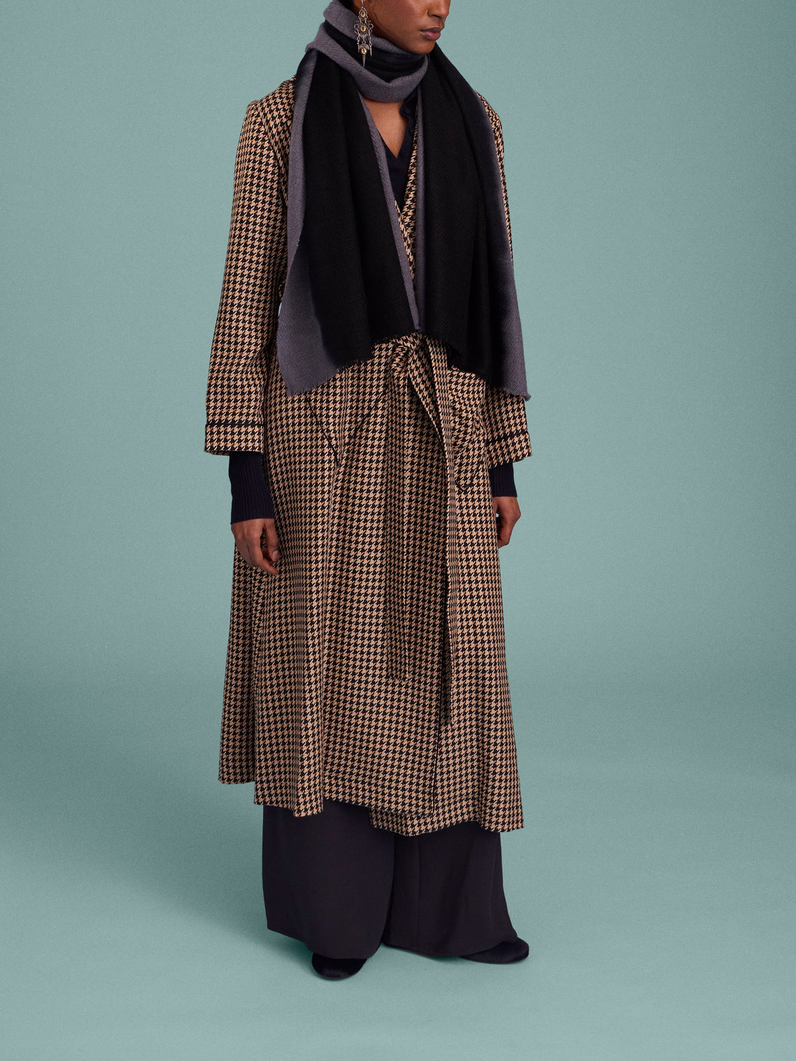 Me & K - Cashmere Ombré-Border Scarf (78.5in/2m) - Black - ABASK