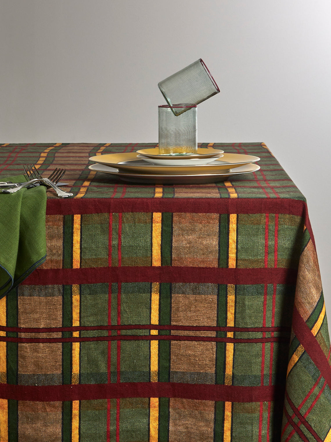 The House of Lyria - Hibiscus Linen Rectangular Tablecloth (138in/3.5m) - Green - ABASK