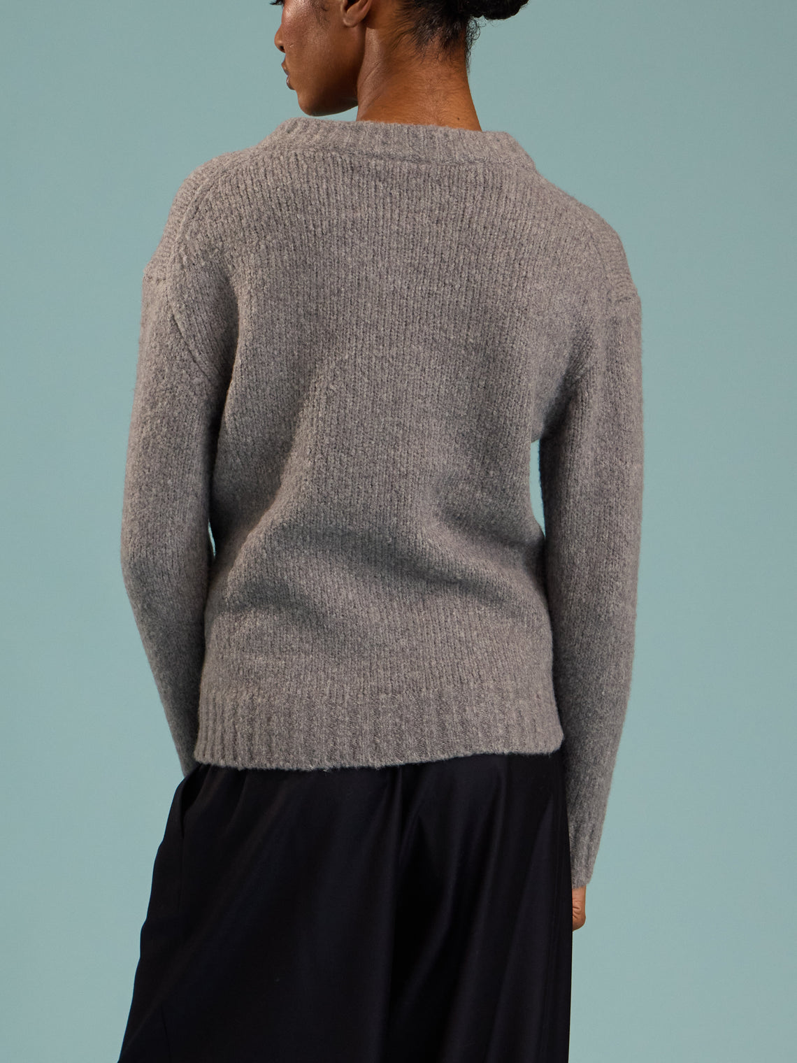 B.B. Wallace - Simpson Cashmere V-Neck Sweater | Size: S - Gray - ABASK