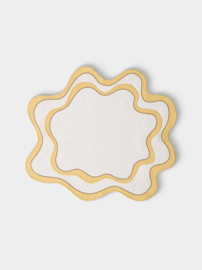 Cosima Swayze - | Set of 4 | x Los Encajeros Wave Linen Placemats - White - ABASK - 