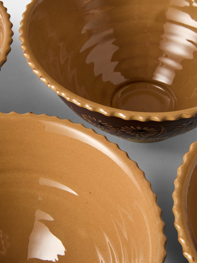 Poterie d’Évires - Flowers Hand-Painted Ceramic Fluted Bowls (Set of 4) - Light Brown - ABASK