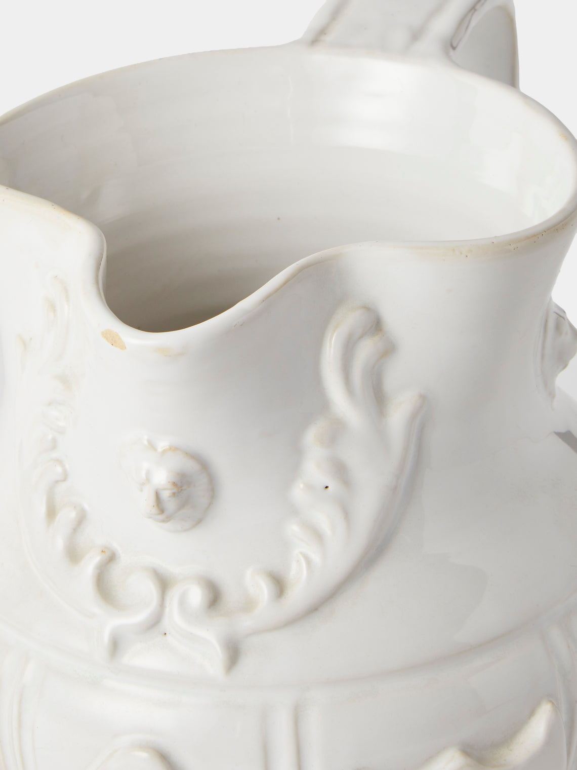 Antique and Vintage - 1940s Émile Tessier Ceramic Faces Vase (10in/25.5cm) - White - ABASK