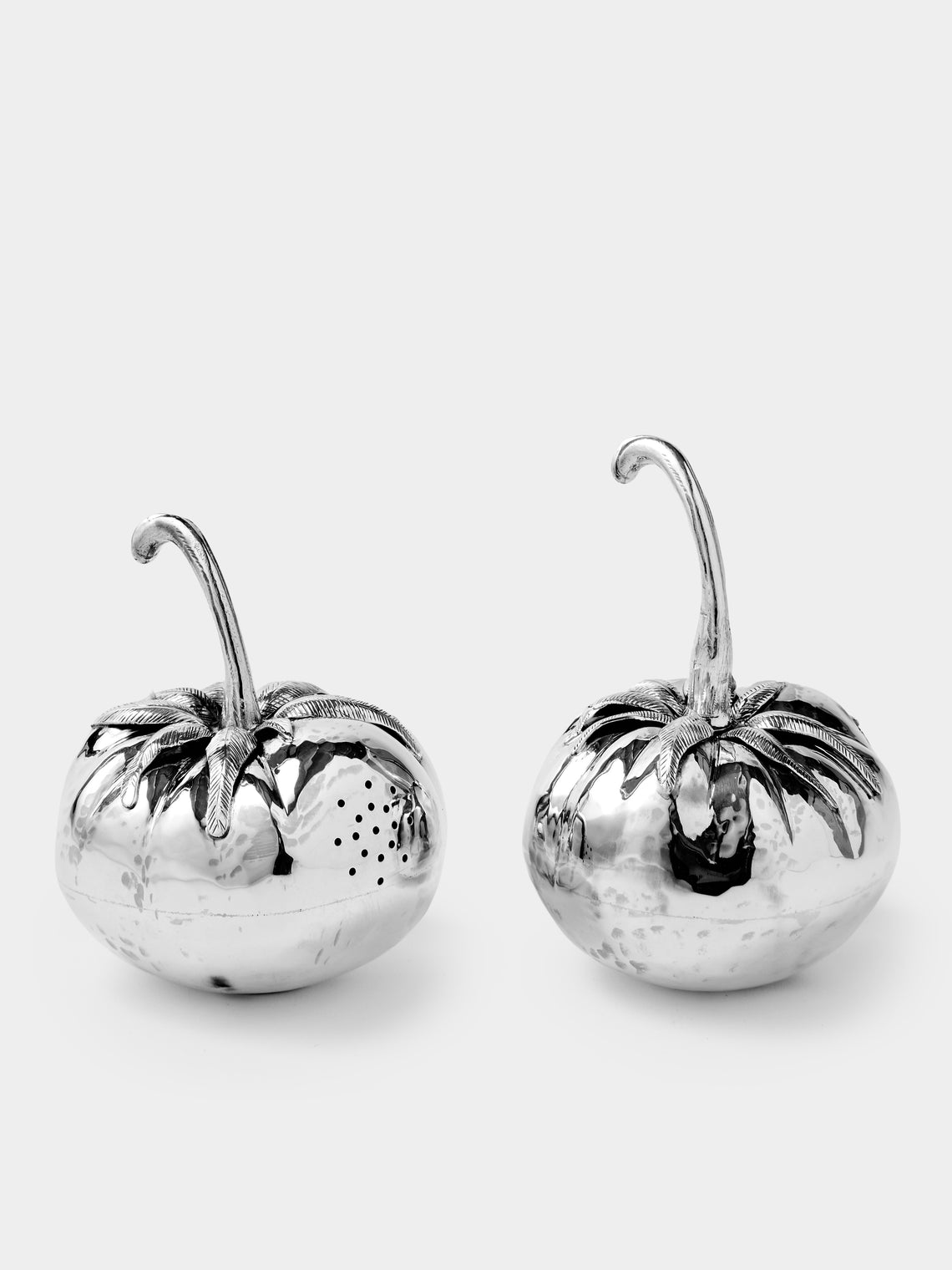 Milanese Silver - Tomatoe Sterling Silver Salt and Pepper Shakers (Set of 2) - Silver - ABASK - 