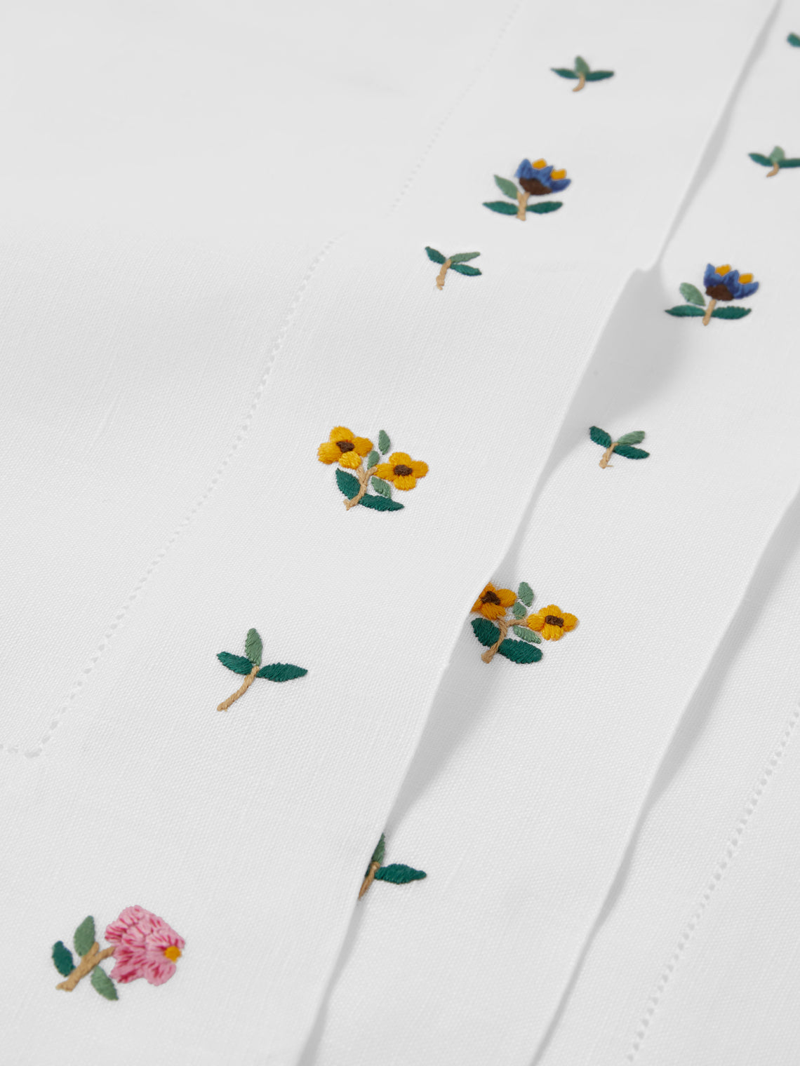 ERI Textiles - | Set of 4 | Scatter Flowers Hand-Embroidered Linen Placemats - Multiple - ABASK