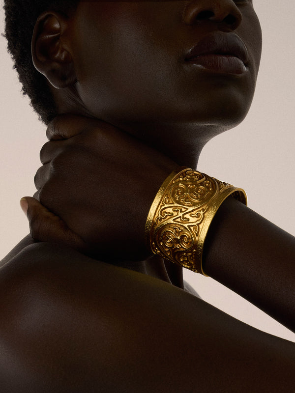 Mahnaz Collection - Vintage LALAoUNIS 18-Karat Yellow Gold Cuff Bracelet - Gold - ABASK