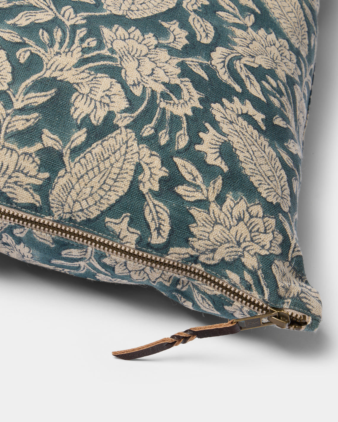 Chamois - Block-Printed Linen Cushions – 19.5in/50cm (Set of 2) - Blue - ABASK