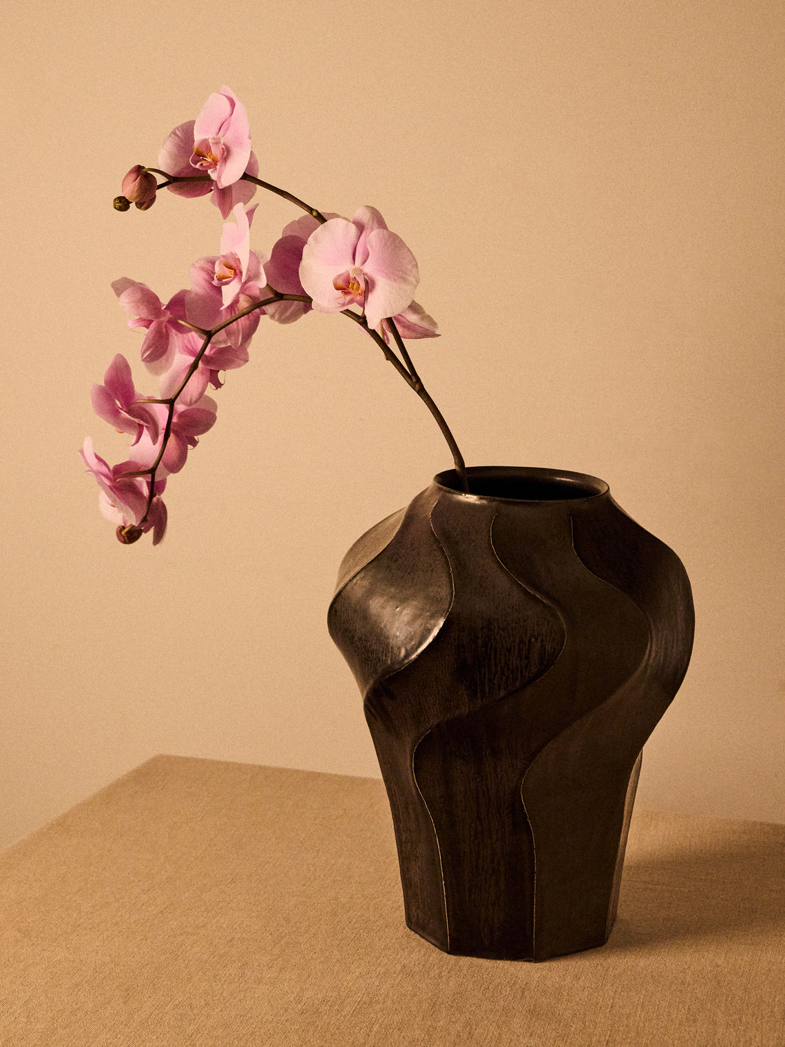 Lee Song-am - Hand-Thrown Stoneware Vase (15.5in/39cm) - Black - ABASK