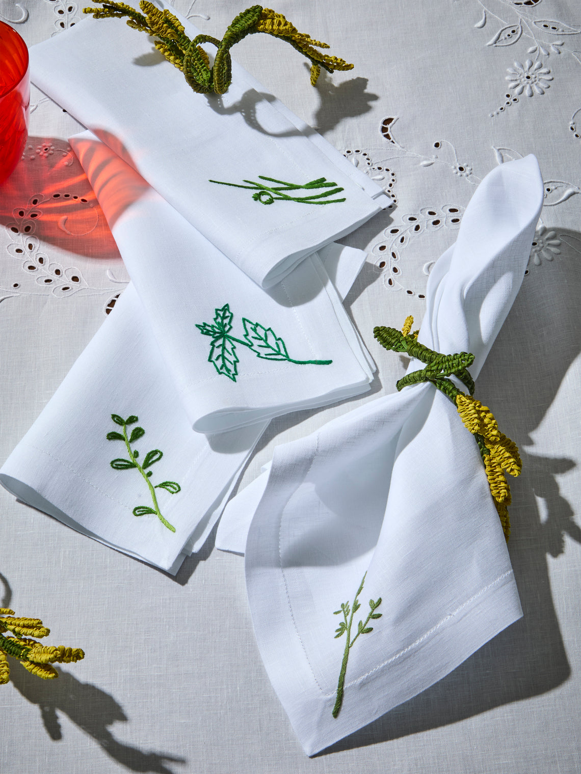 Taf Firenze - | Set of 8 | Floral Hand-Embroidered Linen Napkins - White - ABASK