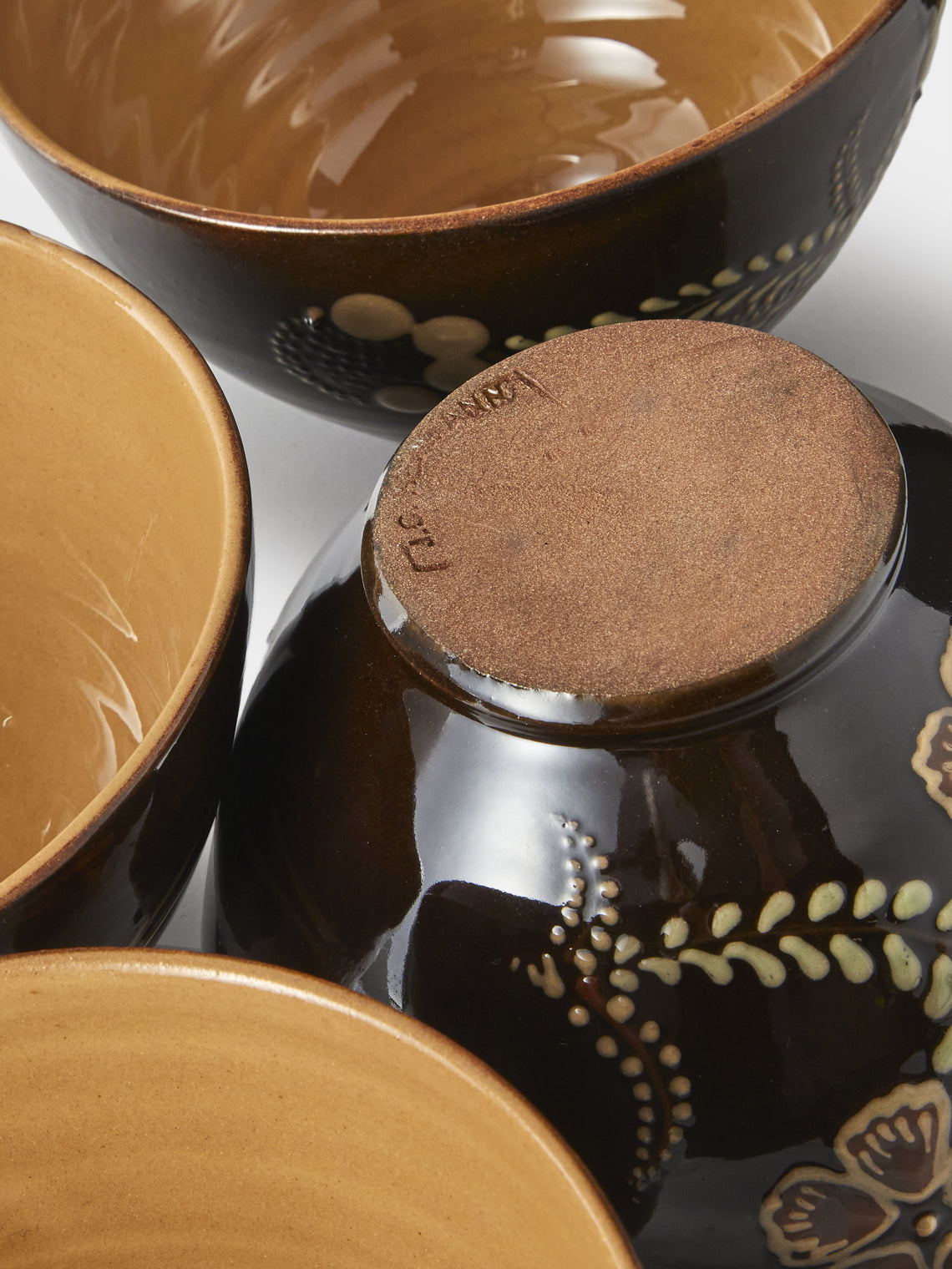Poterie d’Évires - Birds and Flowers Hand-Painted Ceramic Grand Bowls (Set of 4) - Dark Brown - ABASK