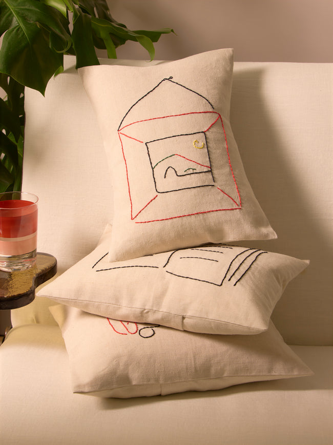 Oeuvres Sensibles - Picture Hand-Embroidered Cotton and Hemp Cushion (15.5in/40cm) - Cream - ABASK