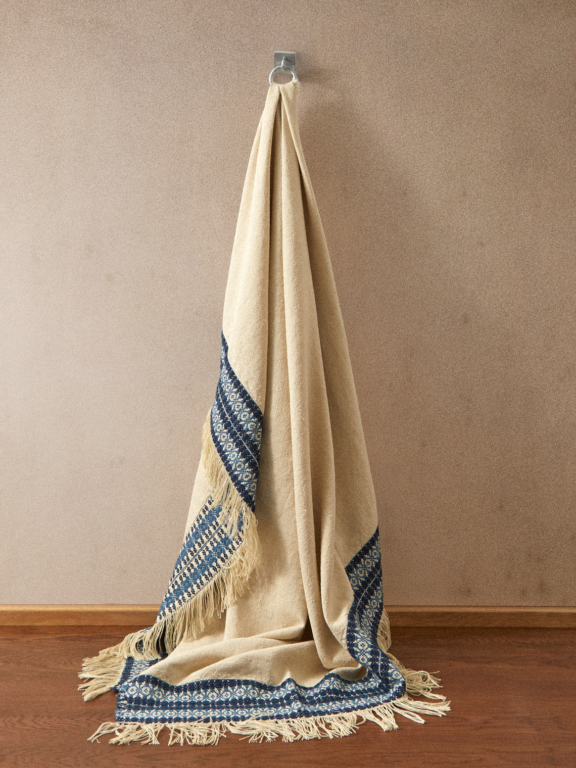 The House of Lyria - Linen and Silk Throw (75in/1.9m) - Cream - ABASK