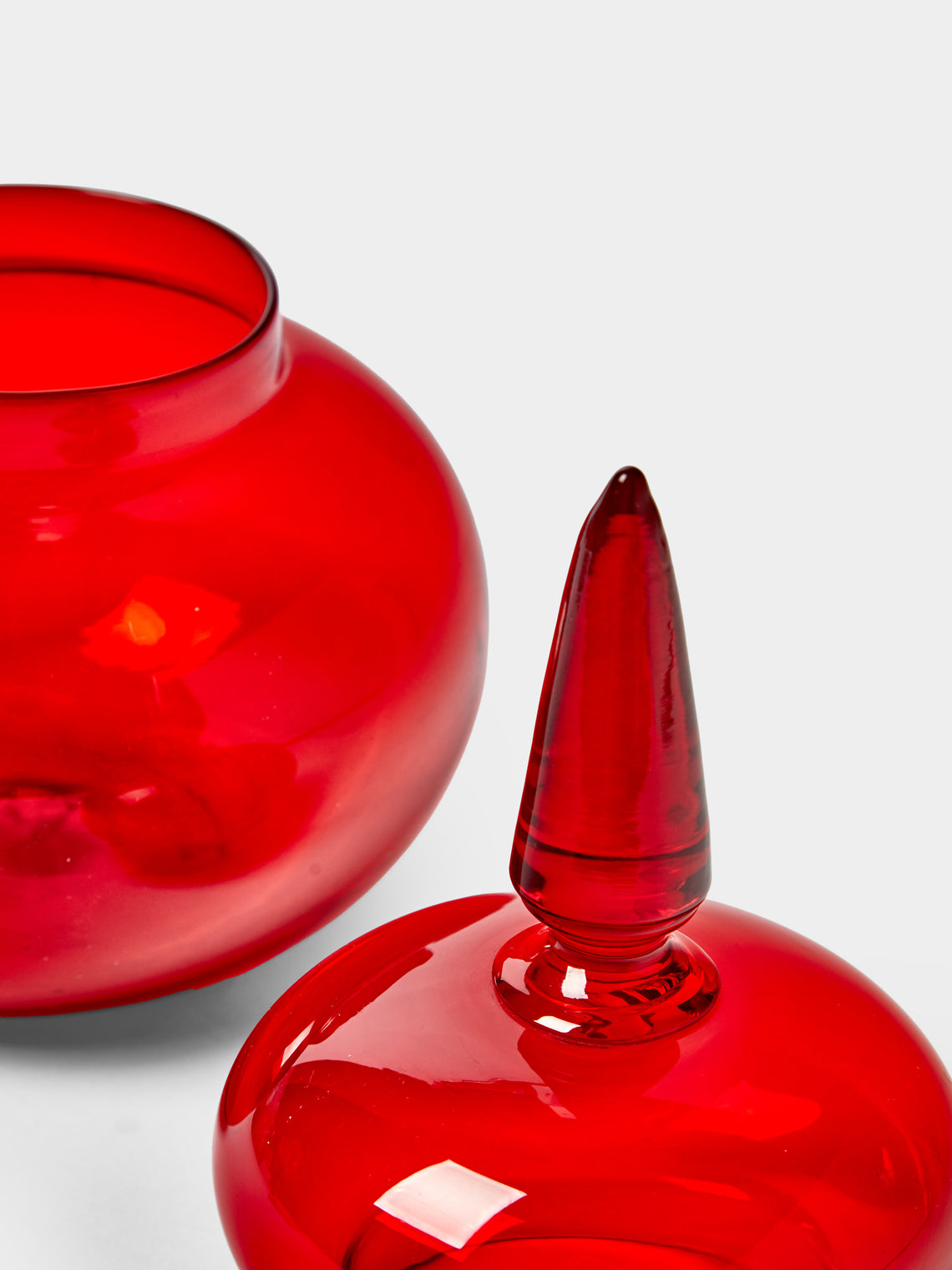 Antique and Vintage - Mid-Century Paolo Venini Compostiere 4741 Murano Glass Lidded Vase (9.5in/24cm) - Red - ABASK