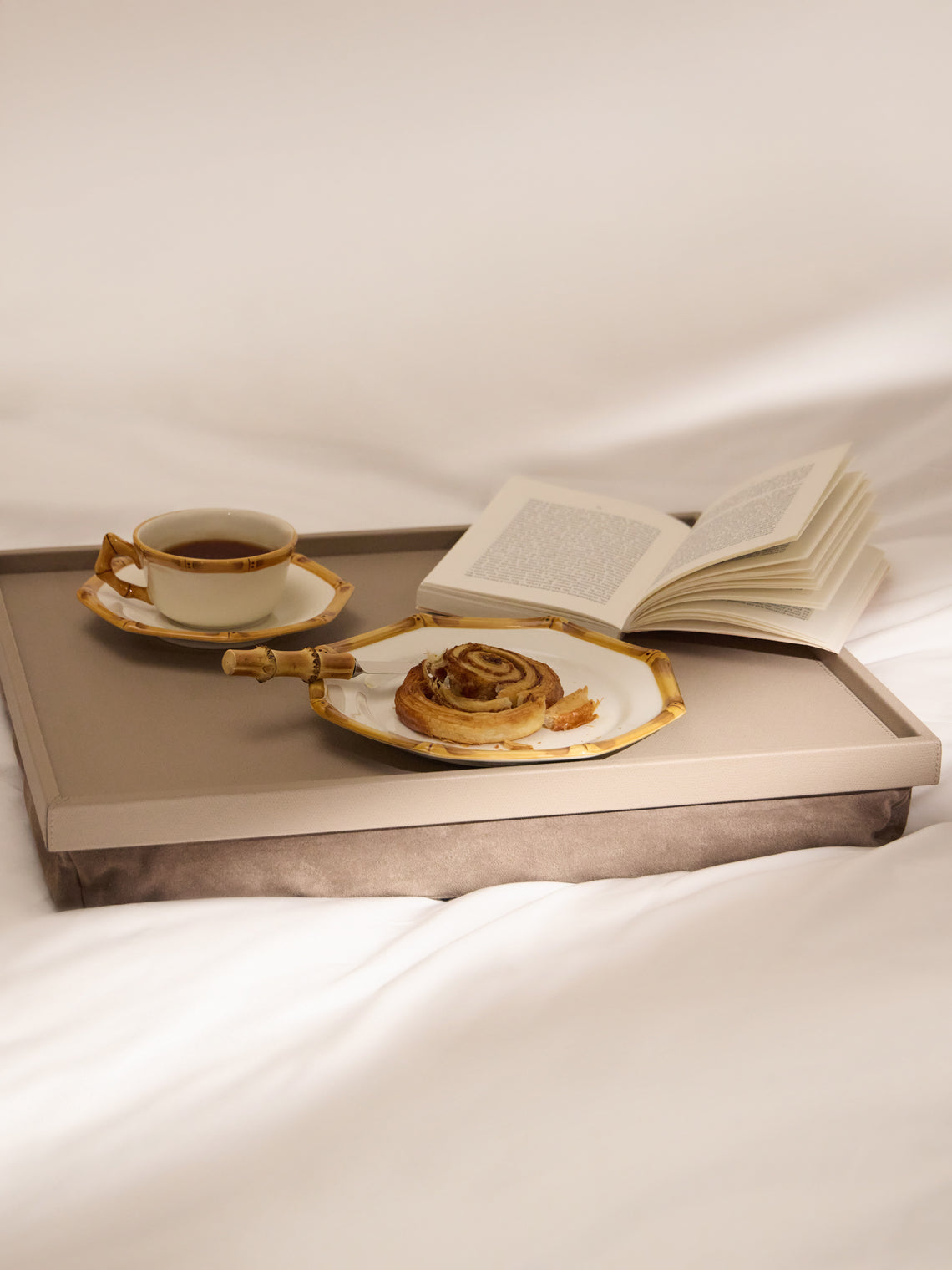 Giobagnara - Teddy Leather Bed Tray (21in/53cm) - Gray - ABASK