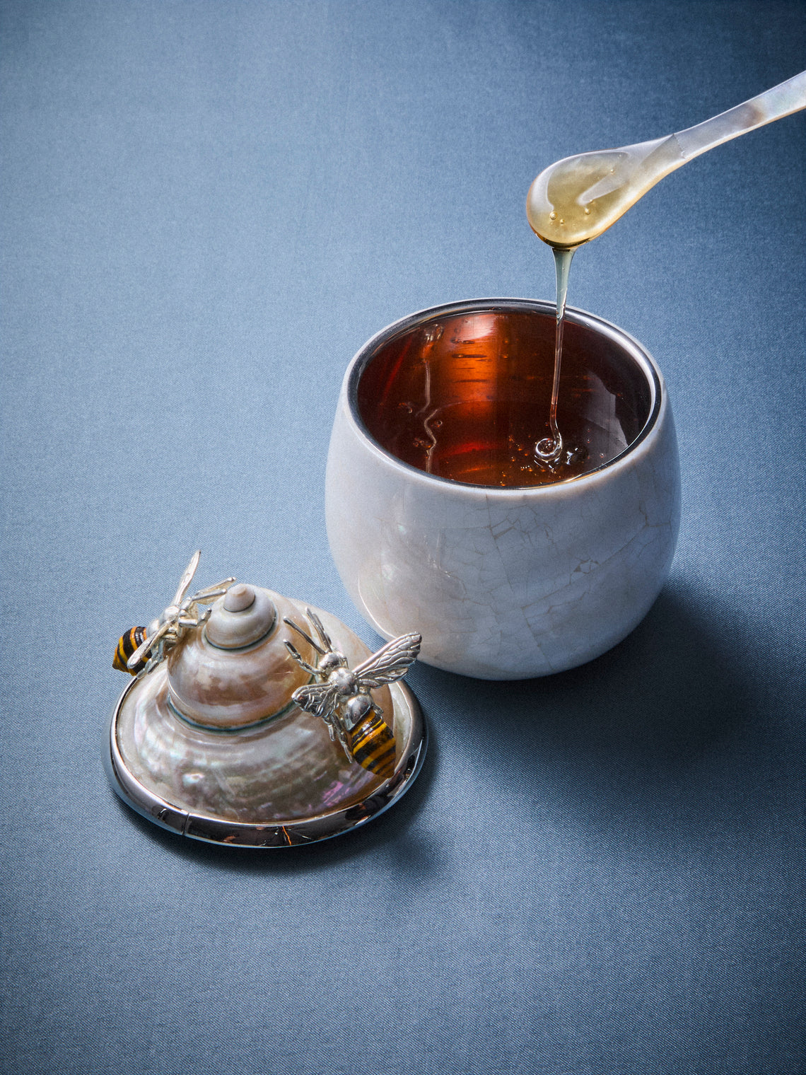 Objet Luxe - Bees Mother-of-Pearl and Silver-Plated Honey Pot - Ivory - ABASK