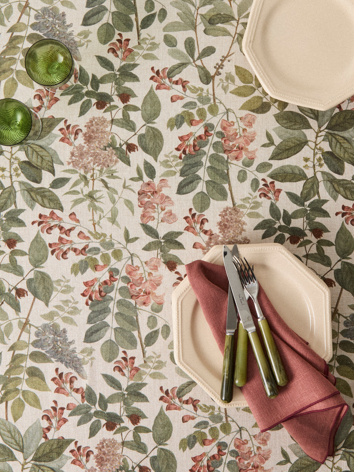 Borgo delle Tovaglie - Filo Sottobosco Embroidered Linen Rectangular Tablecloth (165.5in/4.2m) - Green - ABASK