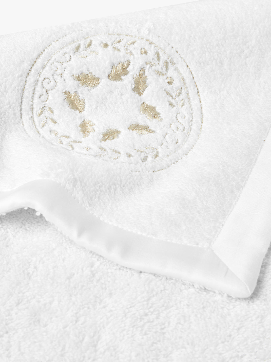 Loretta Caponi - Girandole Hand-Embroidered Face Cloth -  - ABASK