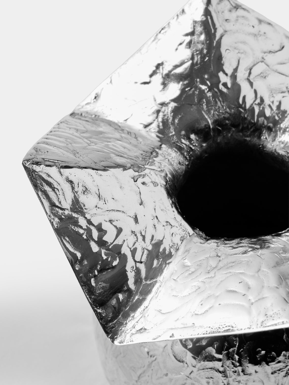 San Lorenzo - 1993 Afra and Tobia Scarpa Cartoccio Sterling Silver Vase (4.5in/11cm) - Silver - ABASK