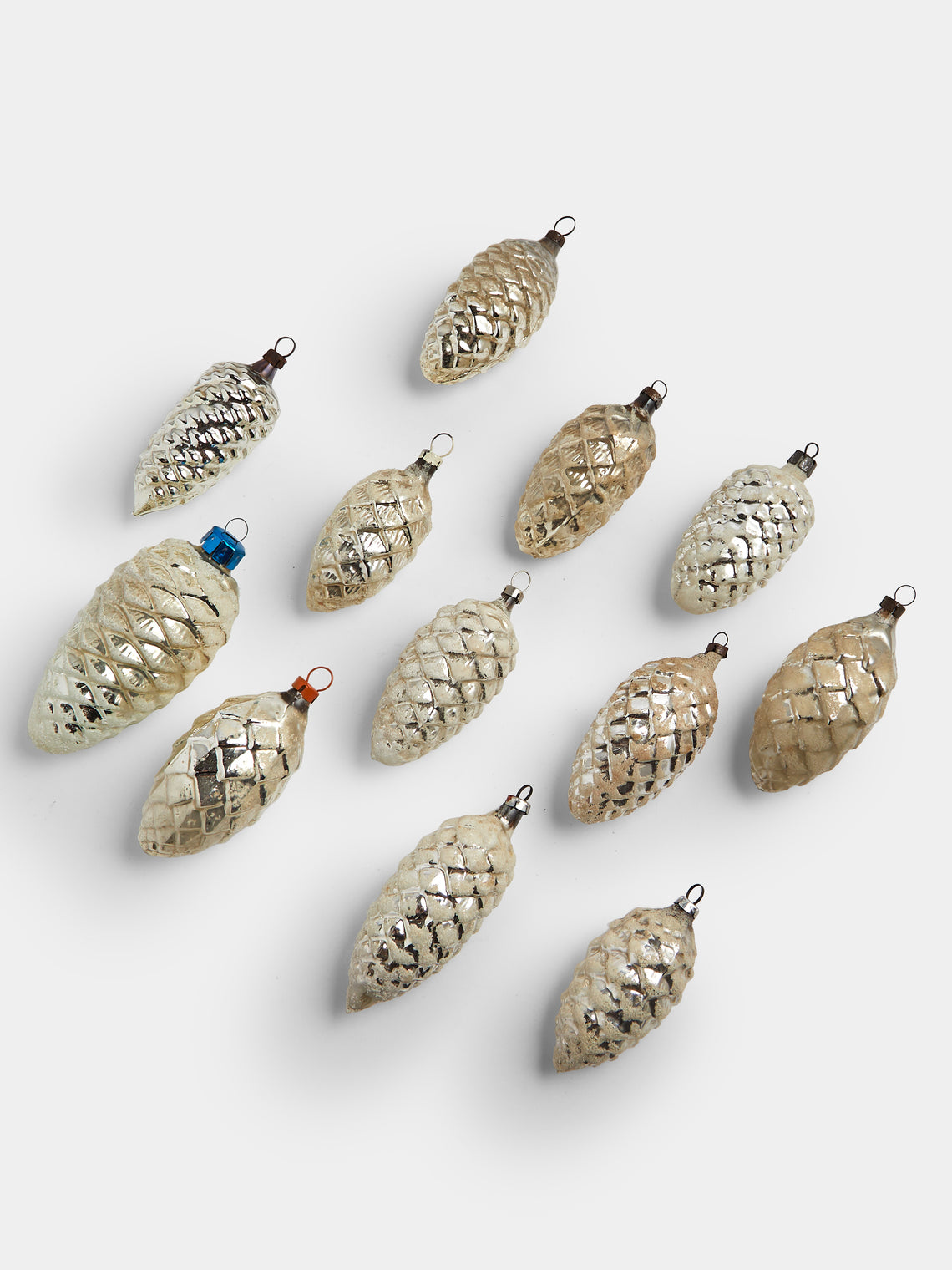 Antique and Vintage - Early-20th-Century Pinecones Glass Baubles (Set of 12) - Silver - ABASK