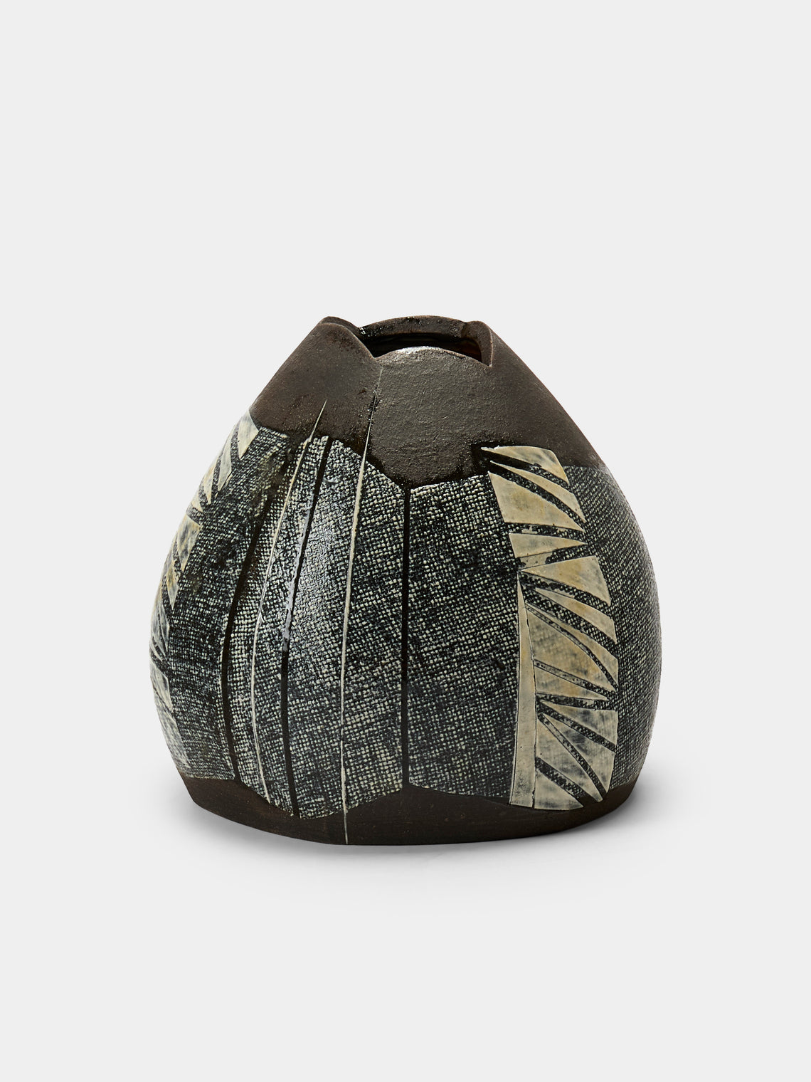 Masumi Ando - Textured Ceramic Vase (6.5in/16.5cm) - Gray - ABASK - 