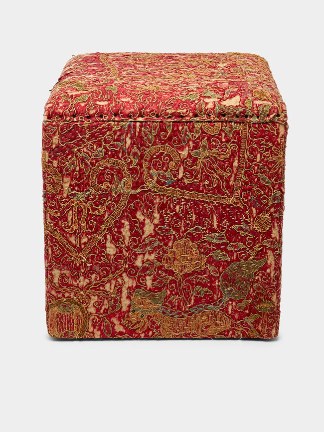 By Walid - 19th-Century English Crewel Silk Cube -  - ABASK - 