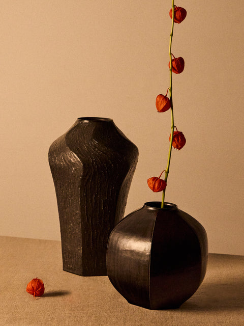Lee Song-am - Hand-Thrown Stoneware Vase (10in/26cm) - Black - ABASK