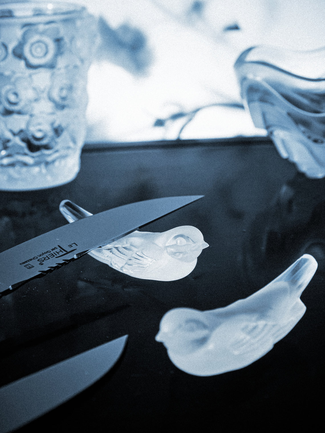 Lalique - | Set of 2 | Swallow Crystal Knife Rests - Clear - ABASK