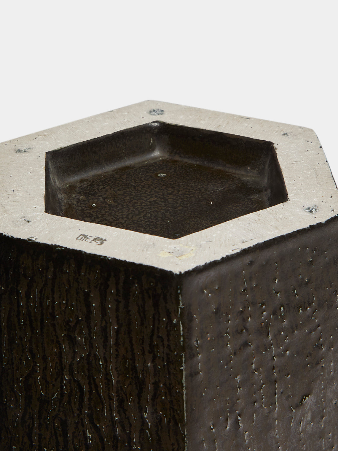 Lee Song-am - Hand-Thrown Stoneware Vase (15.5in/40cm) - Black - ABASK