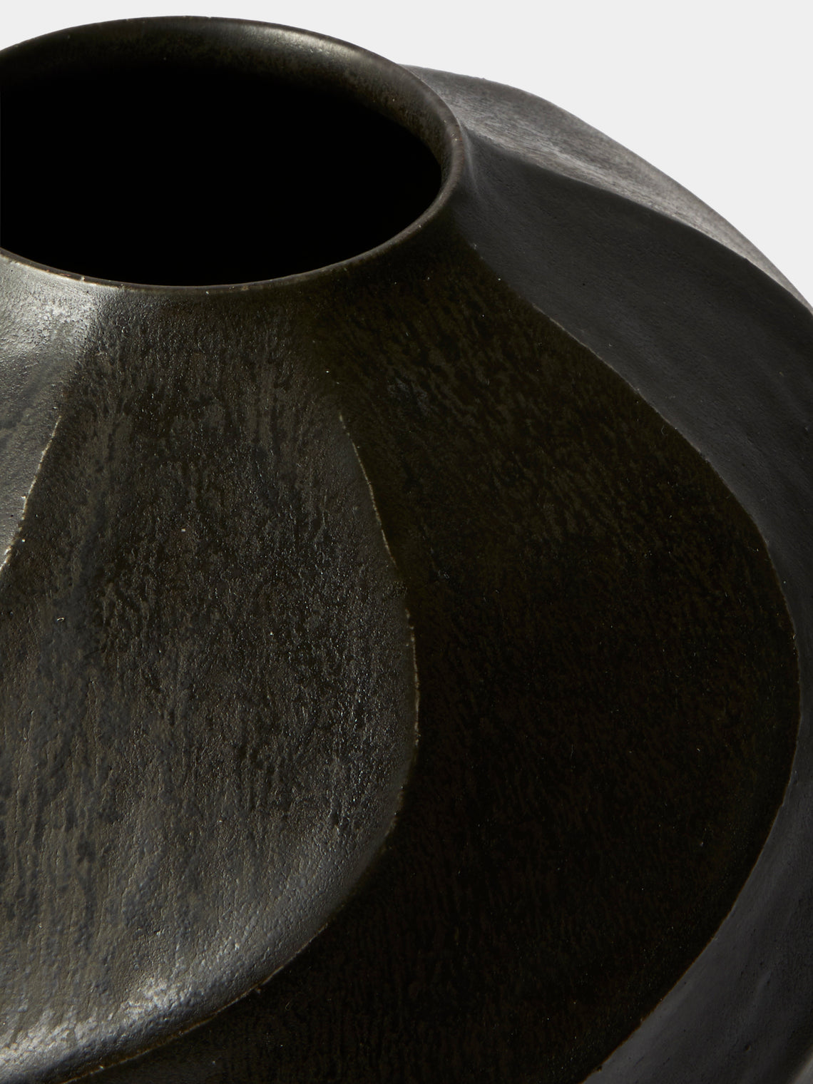 Lee Song-am - Black Clay Vase (10.5in/27cm) - Black - ABASK