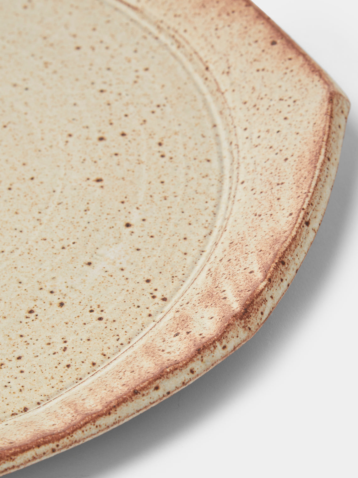 Adam Ross - Hand-Thrown Ceramic Faceted Serving Platter - Beige - ABASK