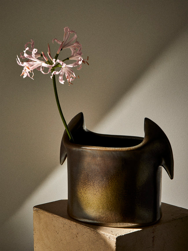 Ruth King - Spurs Hand-Built Ceramic Bowl - Black - ABASK
