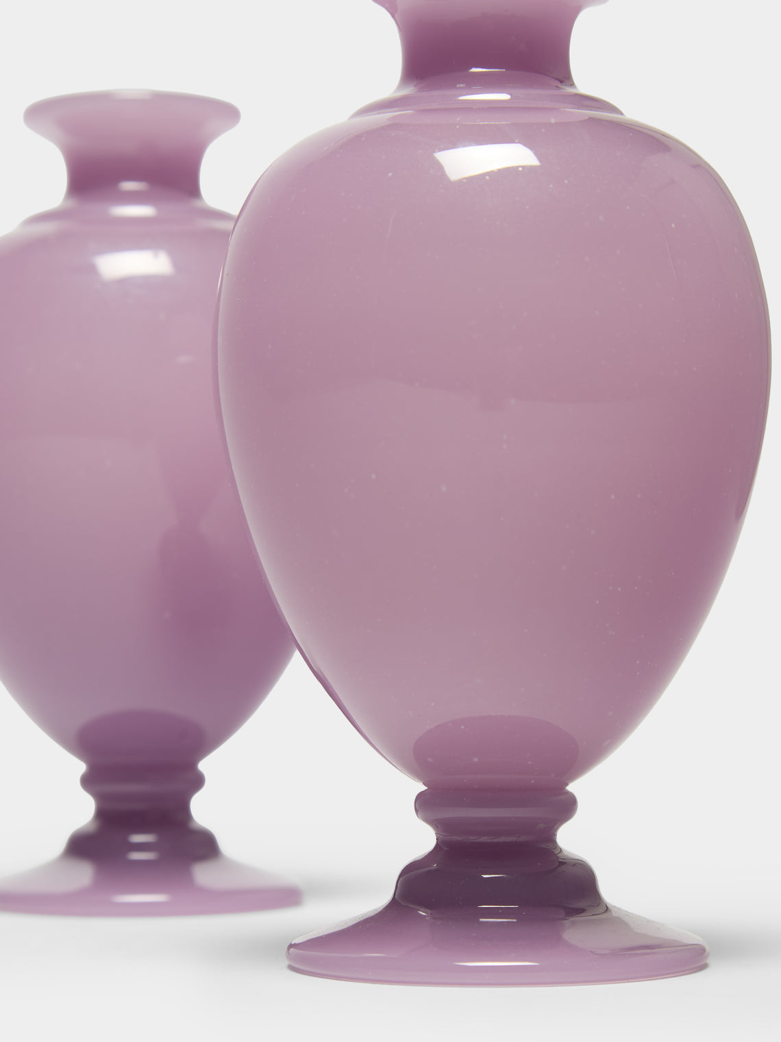 Antique and Vintage - 1900s Baccarat Crystal Vases – 7in/17.5cm (Set of 2) - Purple - ABASK