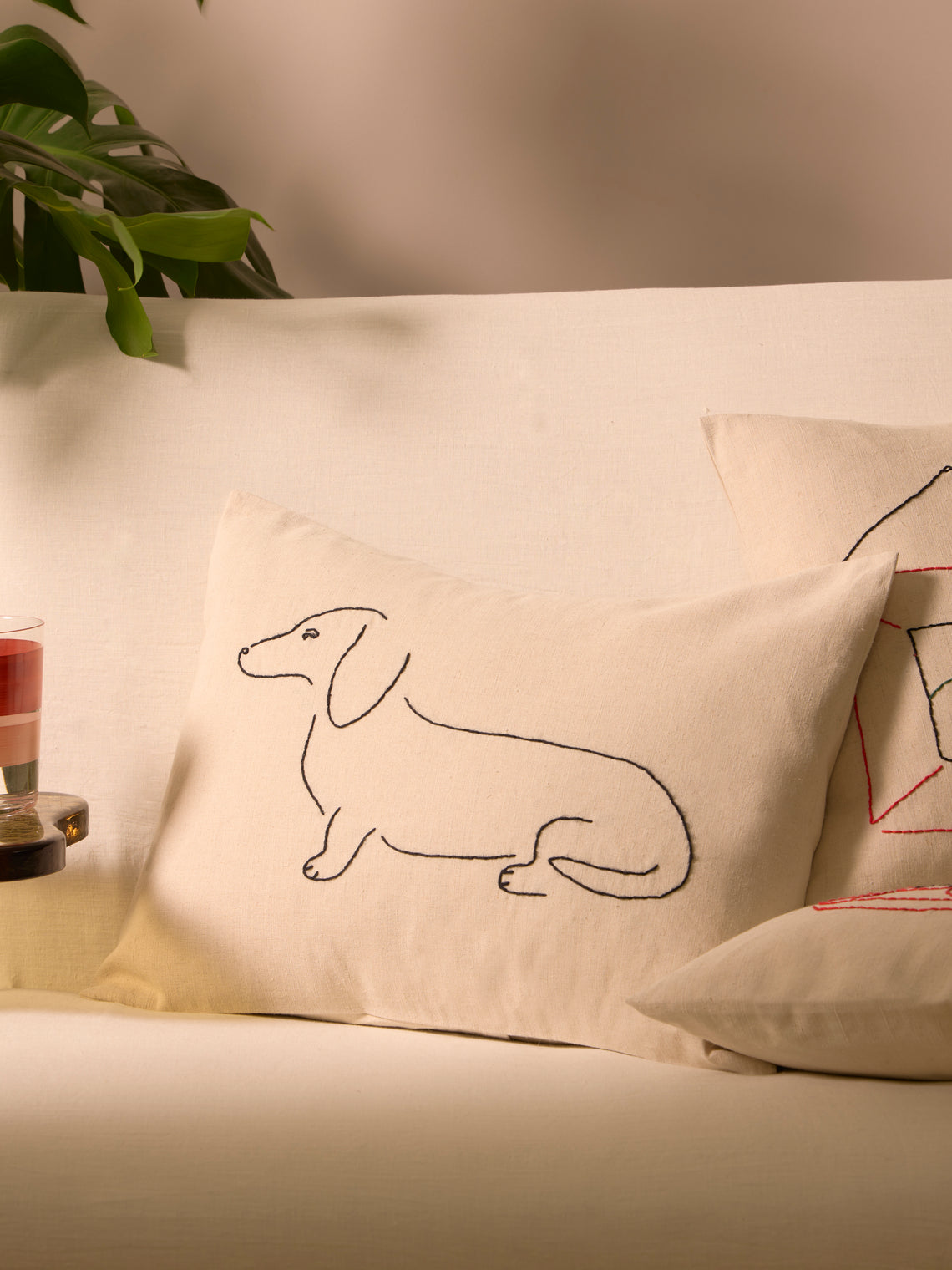 Oeuvres Sensibles - Dog Hand-Embroidered Cotton and Hemp Cushion (15.5in/40cm) - Cream - ABASK