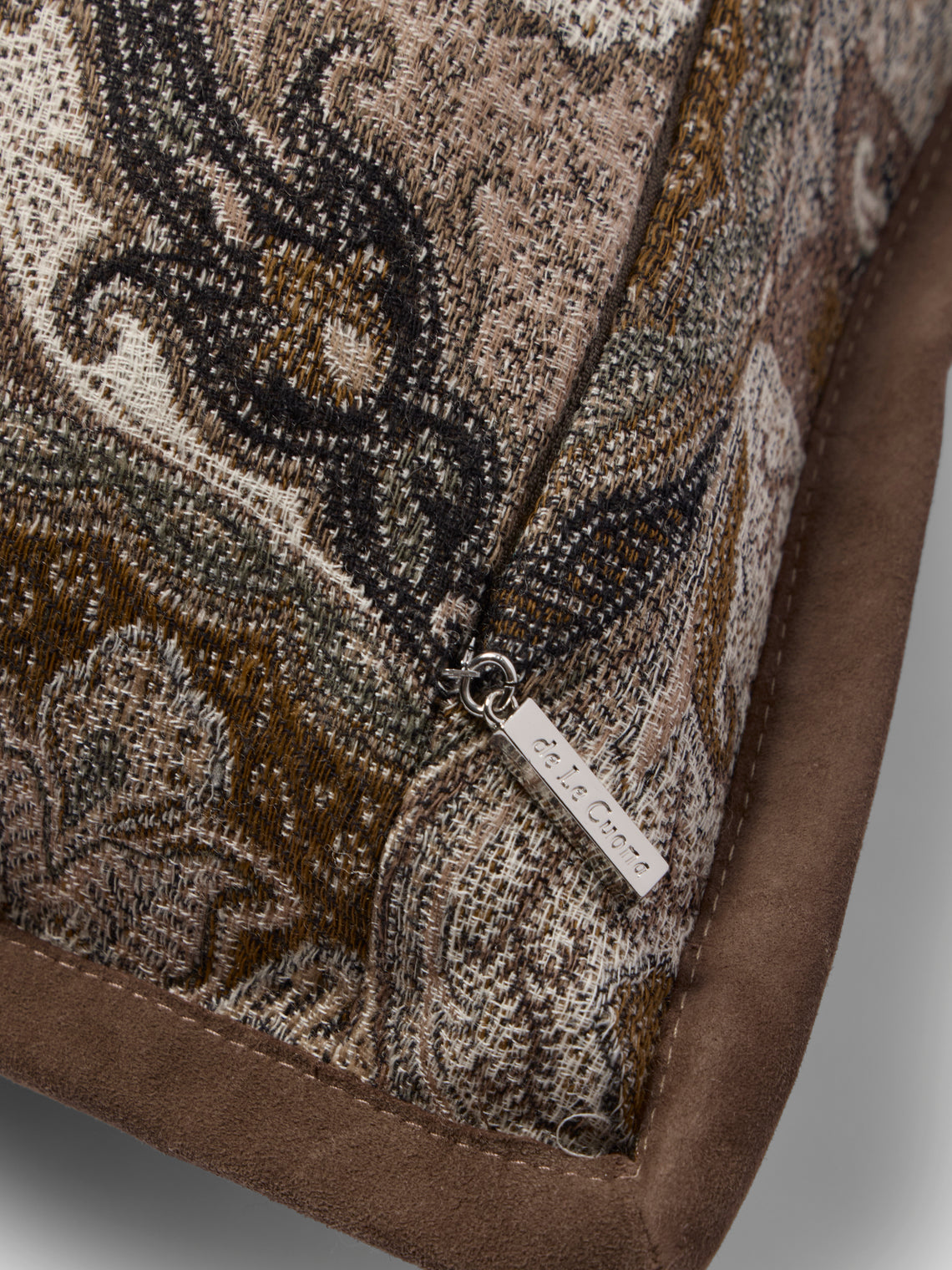 de Le Cuona - Elizabeth Paisley Wool Pillow (21.5in/55cm) - Multiple - ABASK